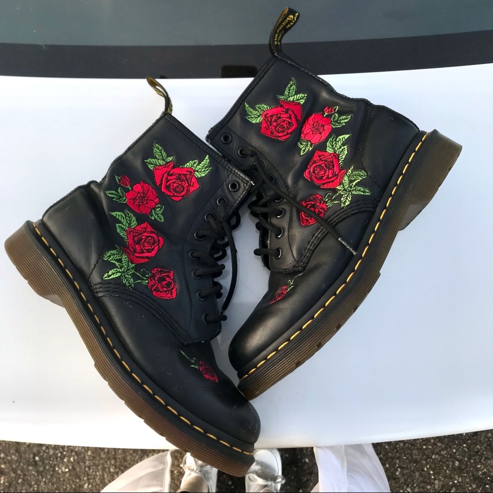 Dr. Martens 1460 W Boots with embroidered roses size 8 L